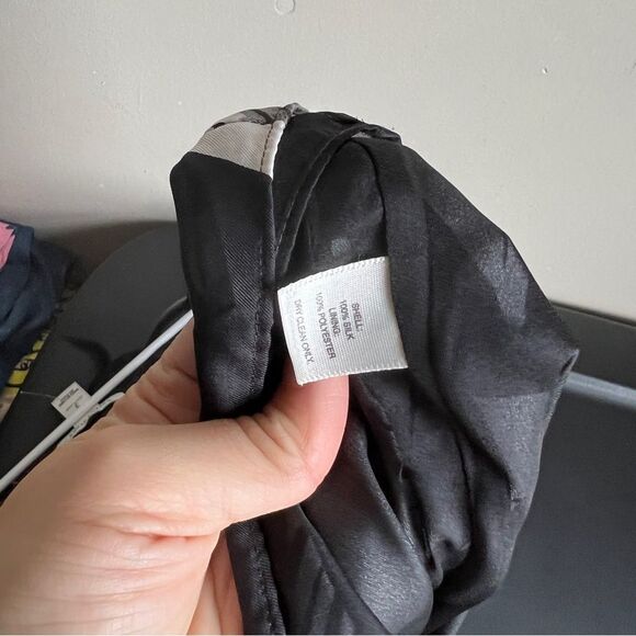 White House Black Market Patterned 100% Silk Career Tank Top - Picture 5 of 5